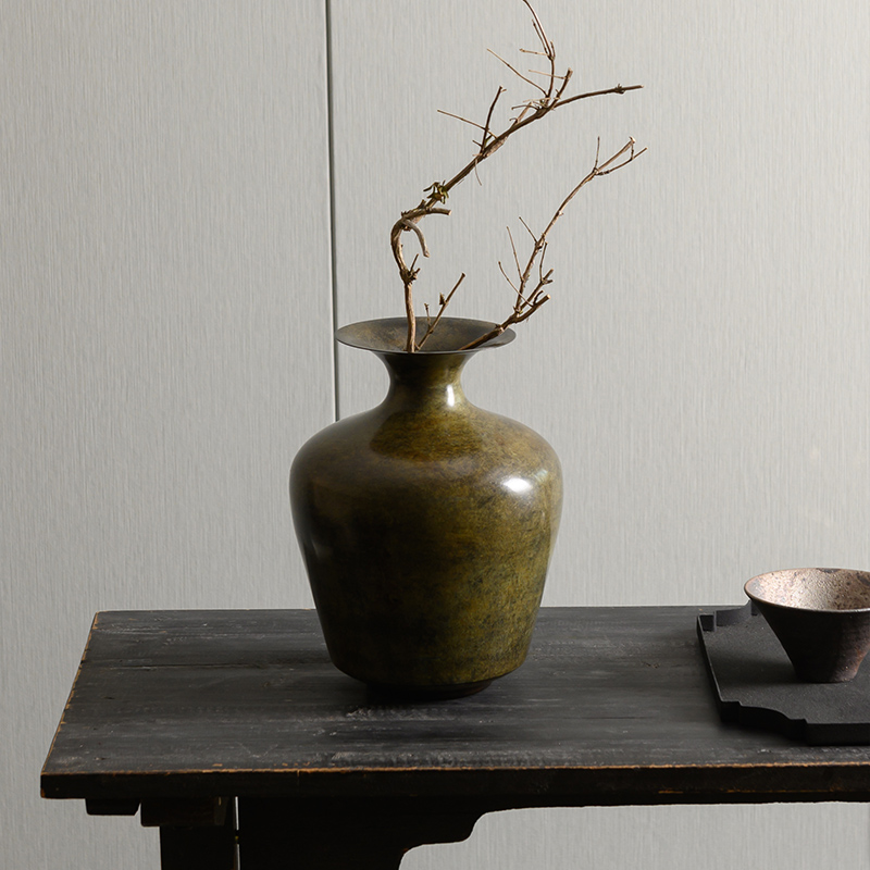 The Ultimate Japandi Vase Collection: 6 Must-Haves for Your Home